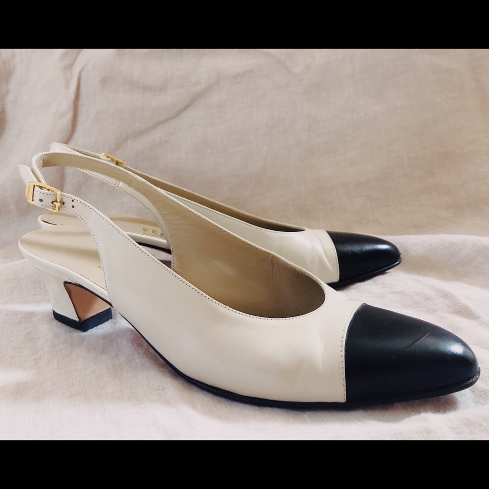Vintage Salvatore Ferragamo Slingbacks, 7 AA